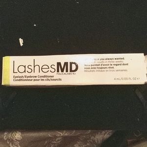 Eyebrow and Eyelash conditioner